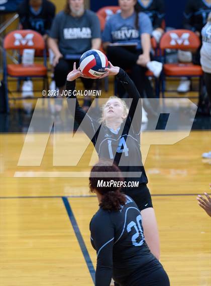 Thumbnail 2 in Harlan vs Lee (NEISD Volleyball Tournament) photogallery.