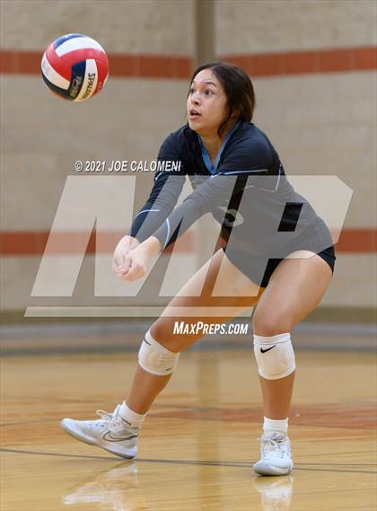 Thumbnail 1 in Harlan vs Lee (NEISD Volleyball Tournament) photogallery.