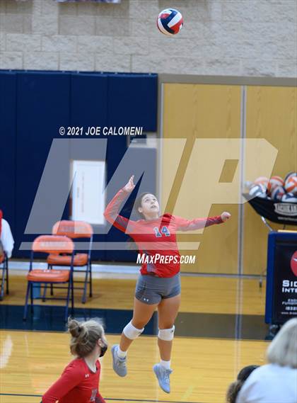 Thumbnail 3 in Harlan vs Lee (NEISD Volleyball Tournament) photogallery.