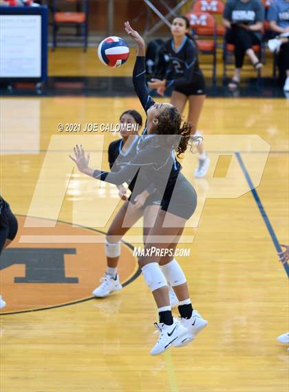 Thumbnail 2 in Harlan vs Lee (NEISD Volleyball Tournament) photogallery.
