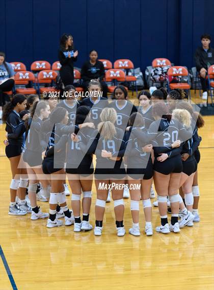 Thumbnail 1 in Harlan vs Lee (NEISD Volleyball Tournament) photogallery.