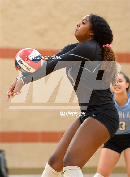 Thumbnail 2 in Harlan vs Lee (NEISD Volleyball Tournament) photogallery.