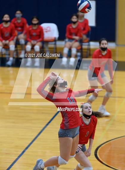 Thumbnail 2 in Harlan vs Lee (NEISD Volleyball Tournament) photogallery.