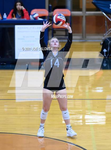 Thumbnail 2 in Harlan vs Lee (NEISD Volleyball Tournament) photogallery.