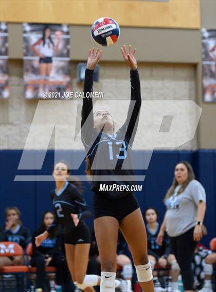 Thumbnail 1 in Harlan vs Lee (NEISD Volleyball Tournament) photogallery.