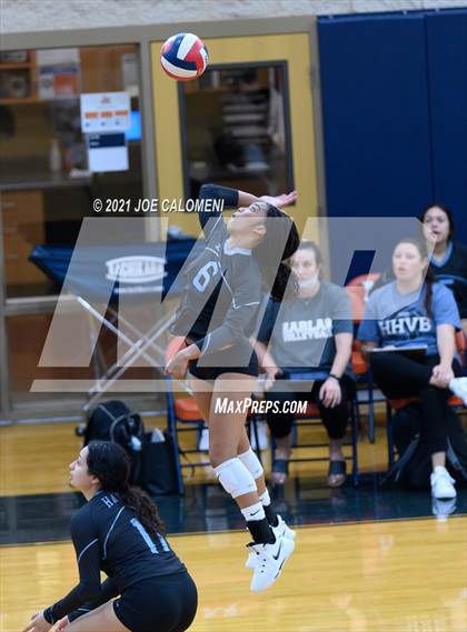 Thumbnail 3 in Harlan vs Lee (NEISD Volleyball Tournament) photogallery.