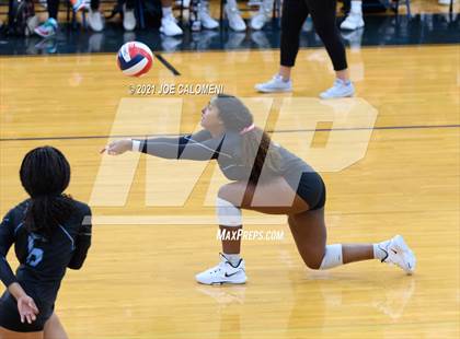 Thumbnail 2 in Harlan vs Lee (NEISD Volleyball Tournament) photogallery.