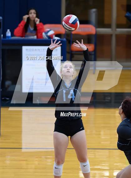 Thumbnail 1 in Harlan vs Lee (NEISD Volleyball Tournament) photogallery.