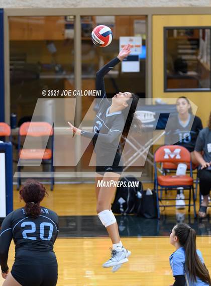Thumbnail 2 in Harlan vs Lee (NEISD Volleyball Tournament) photogallery.