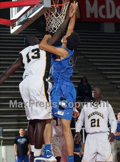 Thumbnail 2 in Fort Bend Marshall vs. North Crowley (McDonald's Texas Invitational) photogallery.