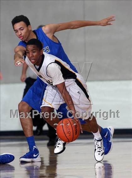 Thumbnail 3 in Fort Bend Marshall vs. North Crowley (McDonald's Texas Invitational) photogallery.