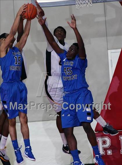 Thumbnail 3 in Fort Bend Marshall vs. North Crowley (McDonald's Texas Invitational) photogallery.