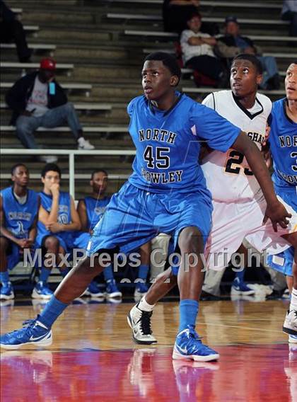 Thumbnail 1 in Fort Bend Marshall vs. North Crowley (McDonald's Texas Invitational) photogallery.