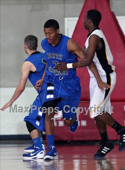 Thumbnail 1 in Fort Bend Marshall vs. North Crowley (McDonald's Texas Invitational) photogallery.