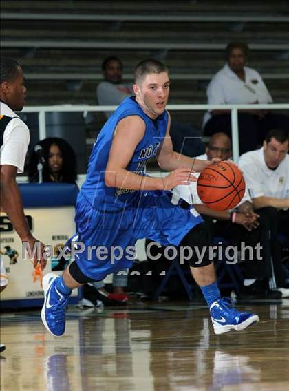 Thumbnail 2 in Fort Bend Marshall vs. North Crowley (McDonald's Texas Invitational) photogallery.