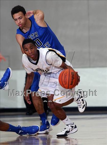 Thumbnail 1 in Fort Bend Marshall vs. North Crowley (McDonald's Texas Invitational) photogallery.