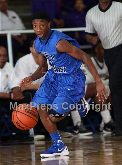 Thumbnail 2 in Fort Bend Marshall vs. North Crowley (McDonald's Texas Invitational) photogallery.