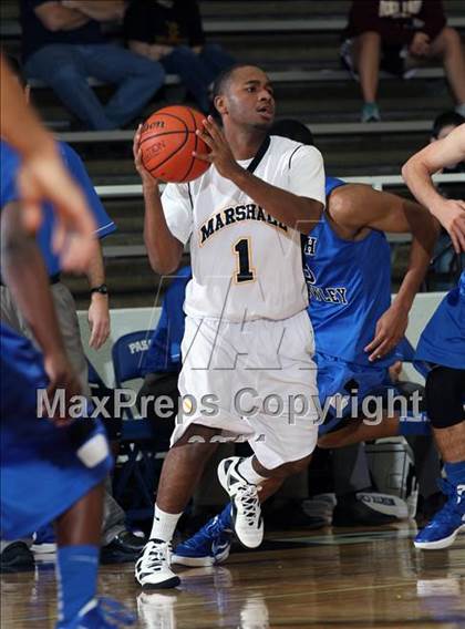 Thumbnail 1 in Fort Bend Marshall vs. North Crowley (McDonald's Texas Invitational) photogallery.