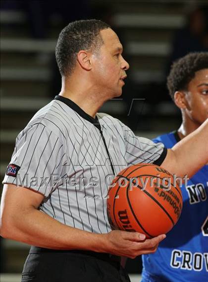 Thumbnail 1 in Fort Bend Marshall vs. North Crowley (McDonald's Texas Invitational) photogallery.