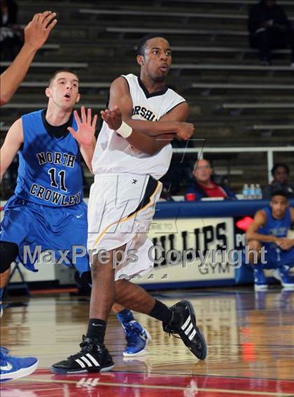 Thumbnail 2 in Fort Bend Marshall vs. North Crowley (McDonald's Texas Invitational) photogallery.