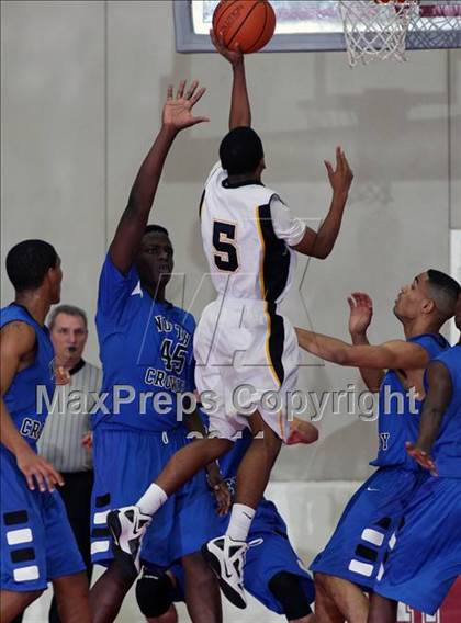 Thumbnail 2 in Fort Bend Marshall vs. North Crowley (McDonald's Texas Invitational) photogallery.