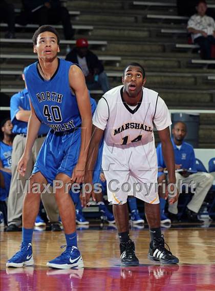 Thumbnail 2 in Fort Bend Marshall vs. North Crowley (McDonald's Texas Invitational) photogallery.