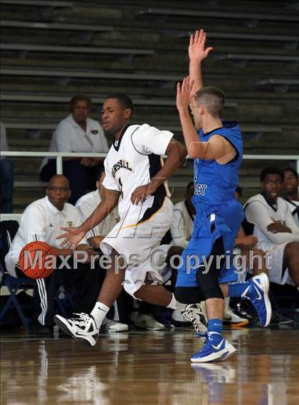Thumbnail 3 in Fort Bend Marshall vs. North Crowley (McDonald's Texas Invitational) photogallery.