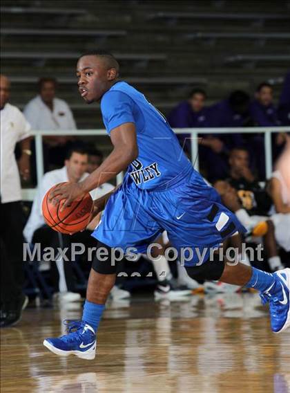 Thumbnail 1 in Fort Bend Marshall vs. North Crowley (McDonald's Texas Invitational) photogallery.