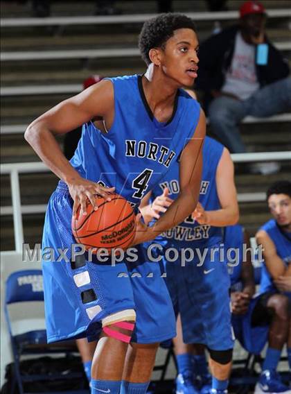 Thumbnail 1 in Fort Bend Marshall vs. North Crowley (McDonald's Texas Invitational) photogallery.