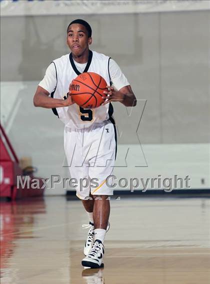 Thumbnail 2 in Fort Bend Marshall vs. North Crowley (McDonald's Texas Invitational) photogallery.