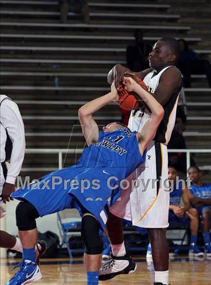 Thumbnail 1 in Fort Bend Marshall vs. North Crowley (McDonald's Texas Invitational) photogallery.