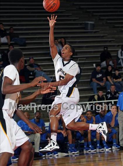 Thumbnail 3 in Fort Bend Marshall vs. North Crowley (McDonald's Texas Invitational) photogallery.