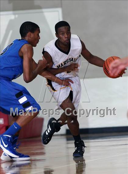 Thumbnail 2 in Fort Bend Marshall vs. North Crowley (McDonald's Texas Invitational) photogallery.