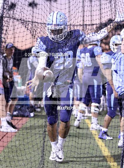 Thumbnail 2 in Trabuco Hills vs. Corona del Mar photogallery.