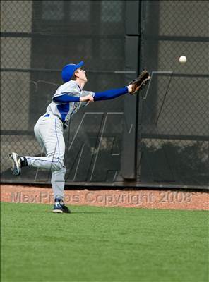 Thumbnail 3 in Archbishop Moeller @ Elder photogallery.