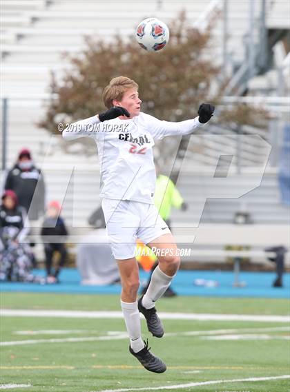 Thumbnail 2 in Hunterdon Central vs. Clifton (NJSIAA Group 4 Final) photogallery.