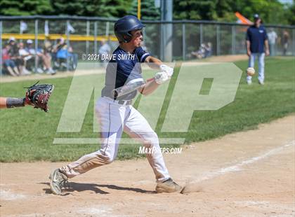 Thumbnail 2 in Iowa Falls-Alden vs Hudson (Hudson Invitational) photogallery.