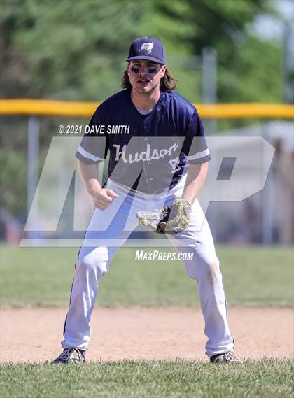 Thumbnail 2 in Iowa Falls-Alden vs Hudson (Hudson Invitational) photogallery.