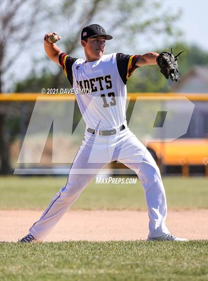 Thumbnail 2 in Iowa Falls-Alden vs Hudson (Hudson Invitational) photogallery.