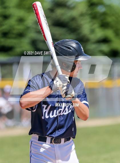 Thumbnail 2 in Iowa Falls-Alden vs Hudson (Hudson Invitational) photogallery.
