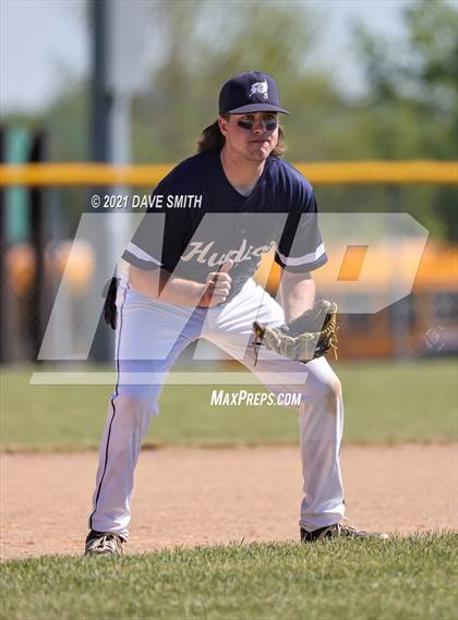 Thumbnail 3 in Iowa Falls-Alden vs Hudson (Hudson Invitational) photogallery.