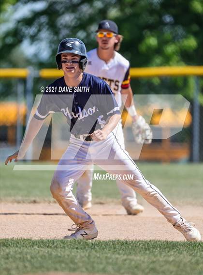 Thumbnail 2 in Iowa Falls-Alden vs Hudson (Hudson Invitational) photogallery.