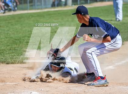 Thumbnail 3 in Iowa Falls-Alden vs Hudson (Hudson Invitational) photogallery.