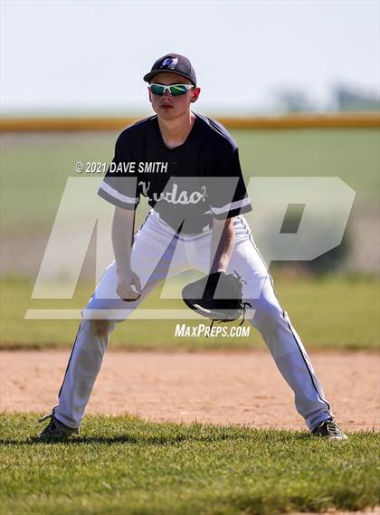 Thumbnail 2 in Iowa Falls-Alden vs Hudson (Hudson Invitational) photogallery.