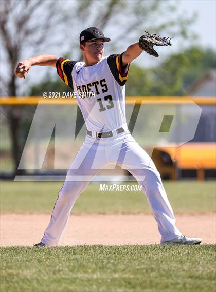 Thumbnail 1 in Iowa Falls-Alden vs Hudson (Hudson Invitational) photogallery.