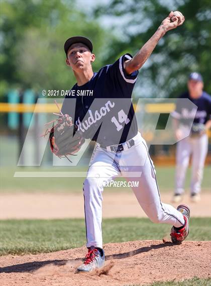Thumbnail 1 in Iowa Falls-Alden vs Hudson (Hudson Invitational) photogallery.