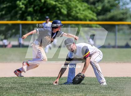 Thumbnail 3 in Iowa Falls-Alden vs Hudson (Hudson Invitational) photogallery.