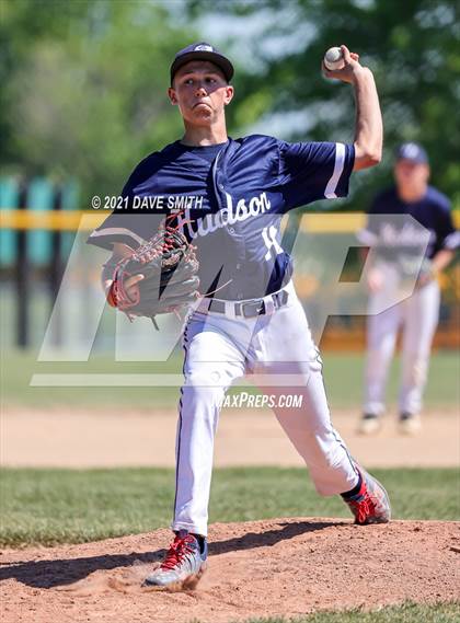 Thumbnail 3 in Iowa Falls-Alden vs Hudson (Hudson Invitational) photogallery.