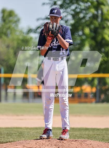 Thumbnail 1 in Iowa Falls-Alden vs Hudson (Hudson Invitational) photogallery.
