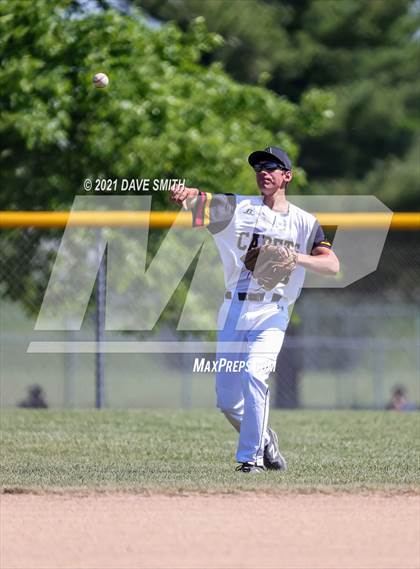 Thumbnail 1 in Iowa Falls-Alden vs Hudson (Hudson Invitational) photogallery.